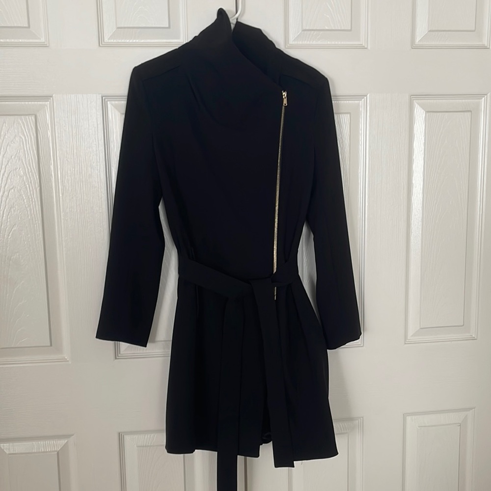 it is a very elegant coat, it is in good condition